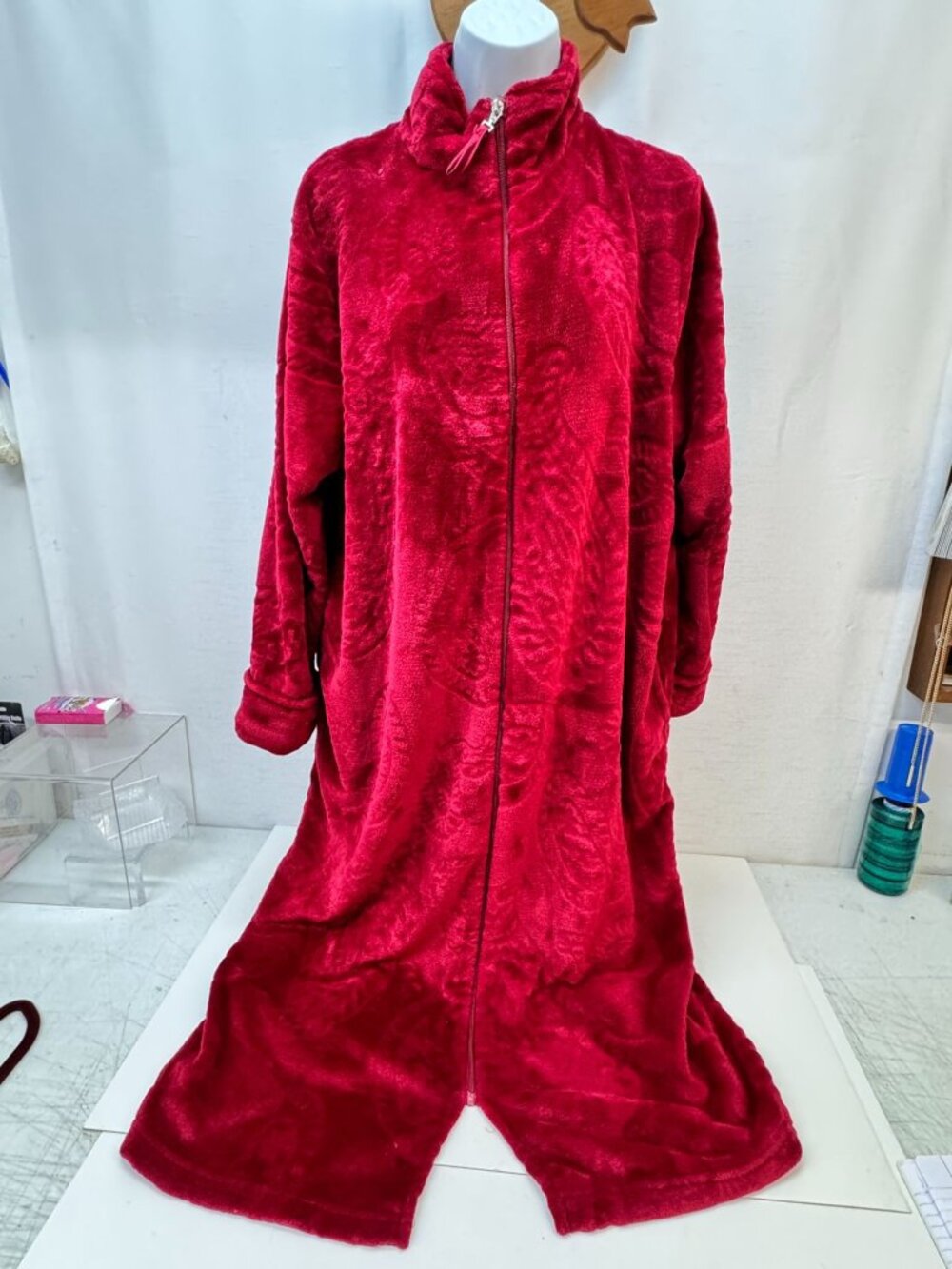 Oscar dela Renta Plush Lounger Bathrobe Large Zip Front